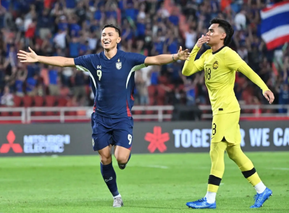 Pemain Thailand vs Malaysia ASEAN 2026 di lapangan