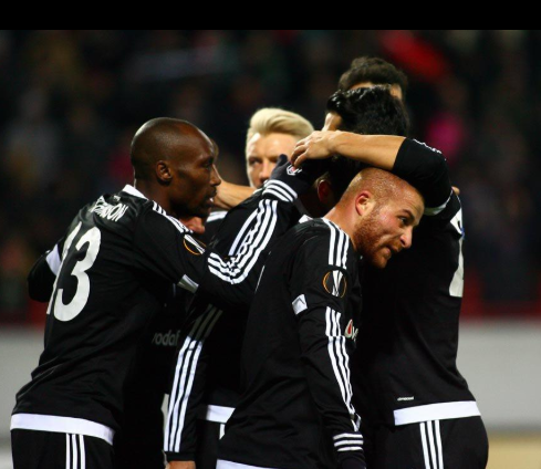 Hasil Europa League Qualification: Pemain Benfica merayakan gol