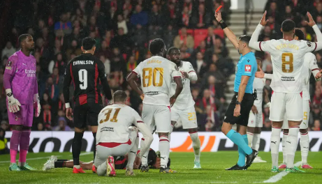 Pemain Bournemouth merayakan gol atas AC Milan