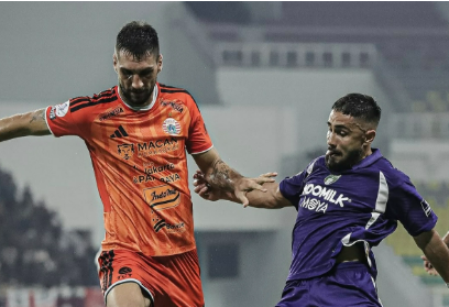 Duel udara Persita Tangerang vs Persija Jakarta